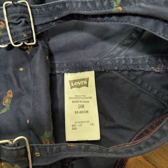 Levi’s navy parrot overall shorts - Picture 5 of 5